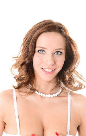 18 year old girl sexys her sisters boyfriend and sends her the selfie as proof